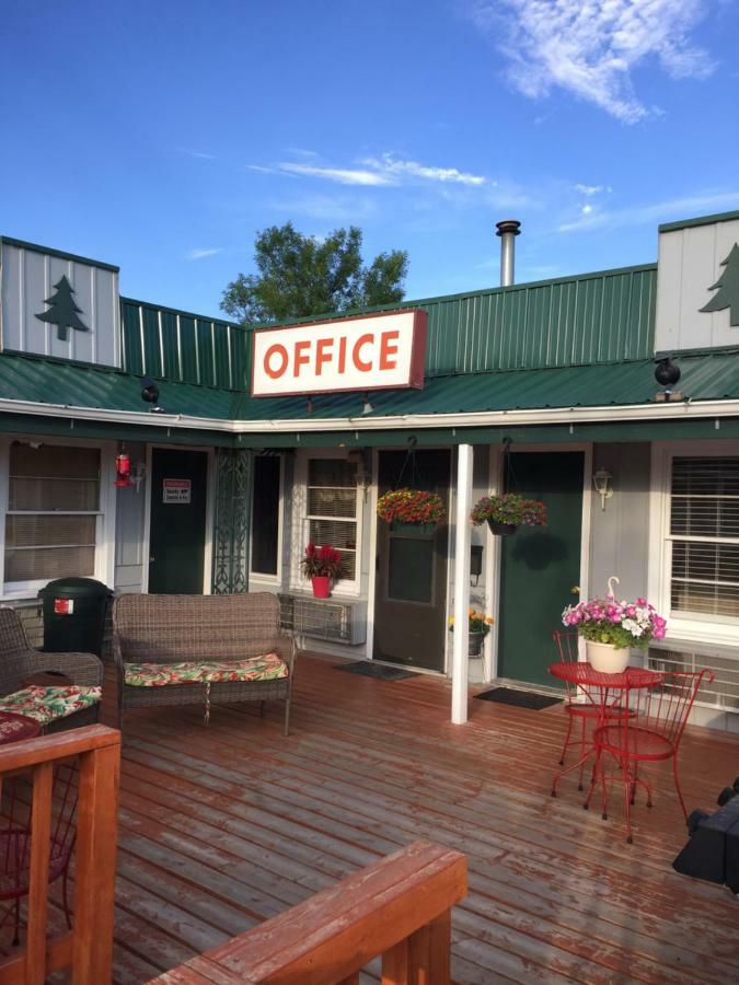 Jack Pine Motel Riverton Dış mekan fotoğraf