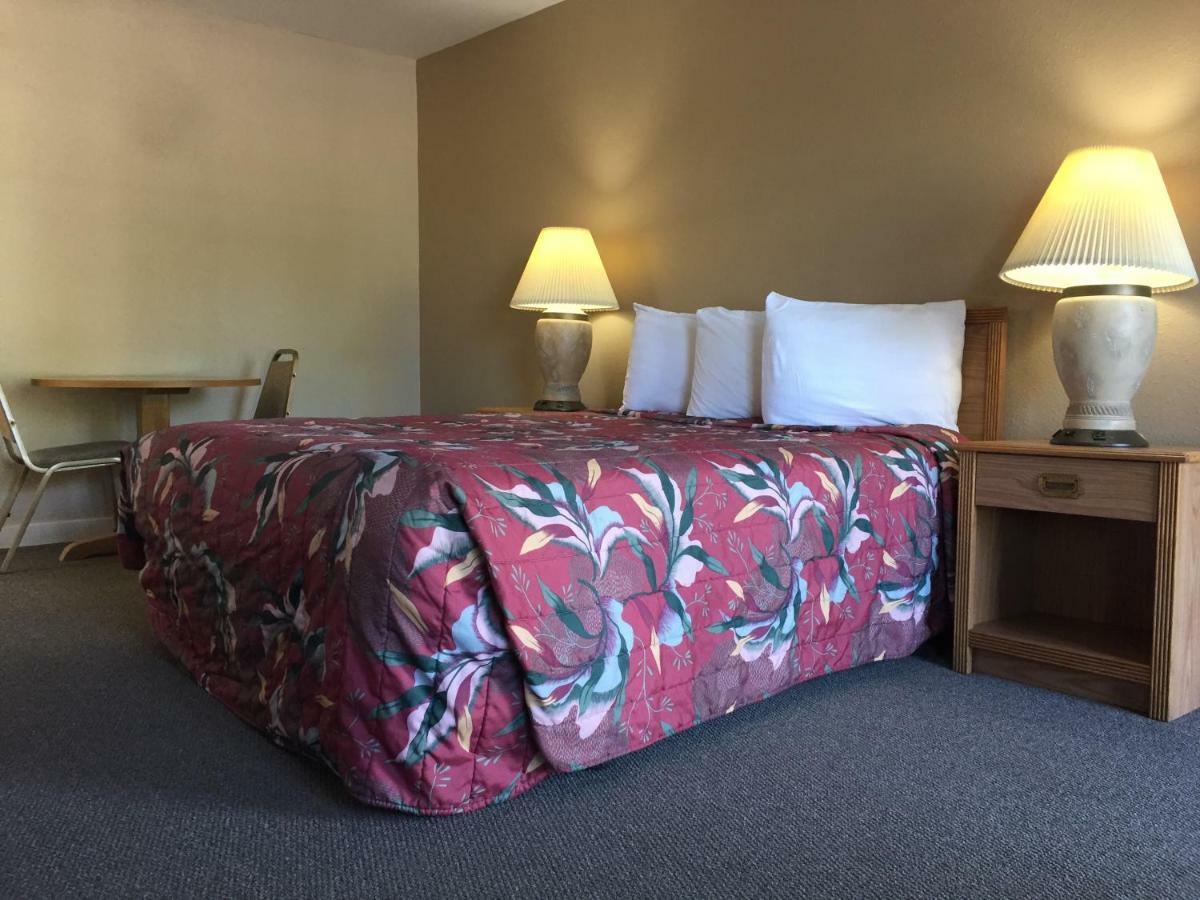 Jack Pine Motel Riverton Dış mekan fotoğraf